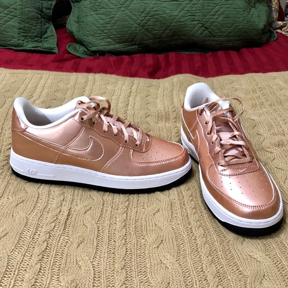 nike bronze shoes